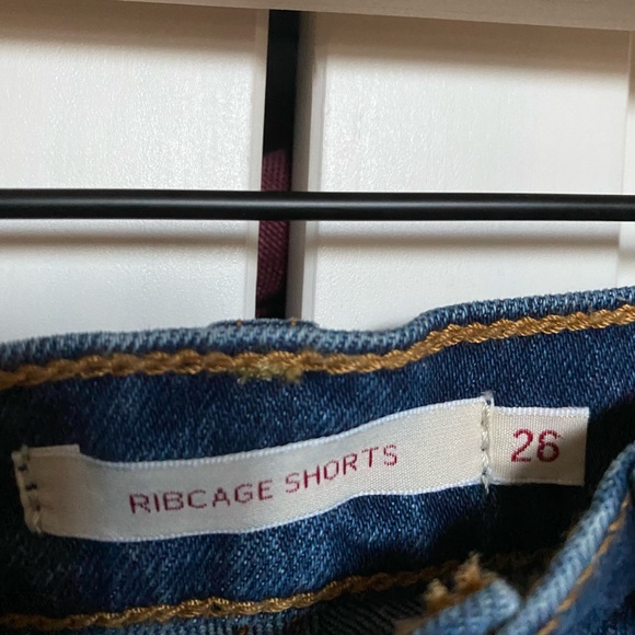 LEVIS RIBCAGE SHORT - Picture 8 of 9